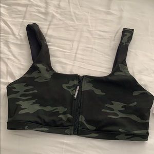 Good American Camo Zip-Up Sports Bra